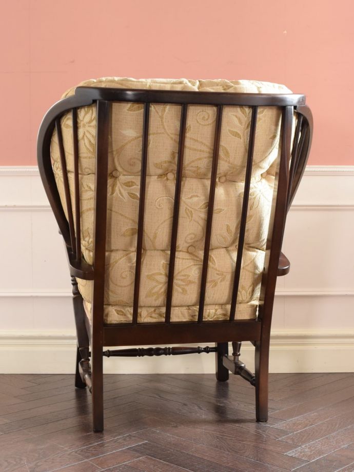 パーソナルチェアの後ろ姿