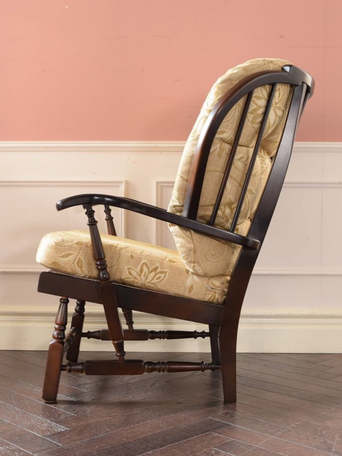 アーコールチェアの側面