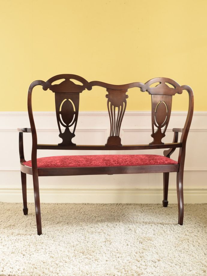 アンティークのセティの後ろ姿