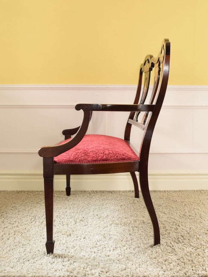 アンティークのソファの側面