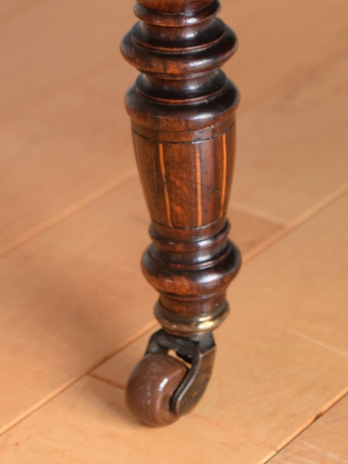 アンティーク椅子の脚