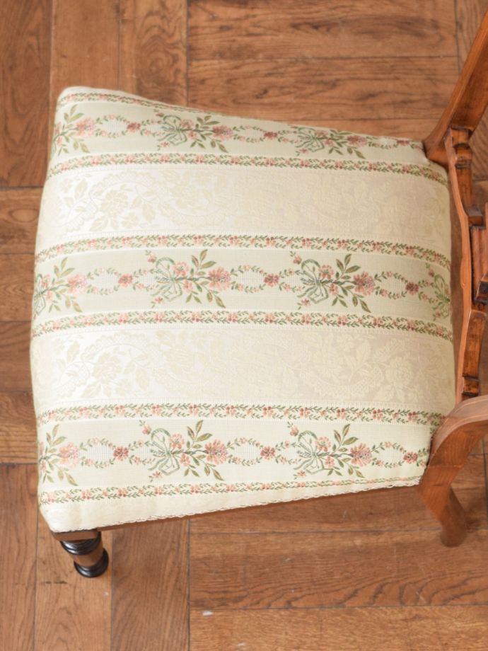 アンティークの椅子の座面