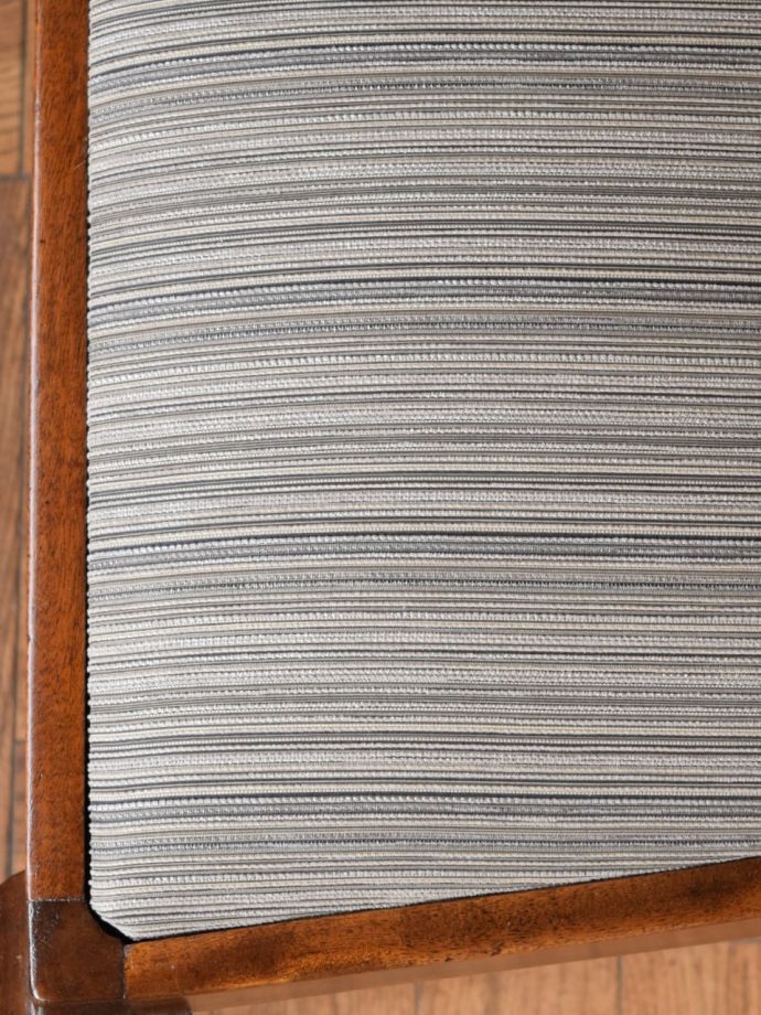 アンティークチェアの座面の生地