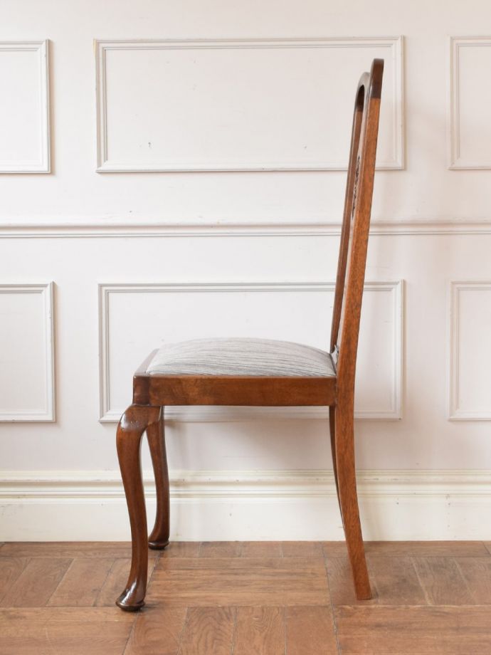 アンティークの椅子の側面