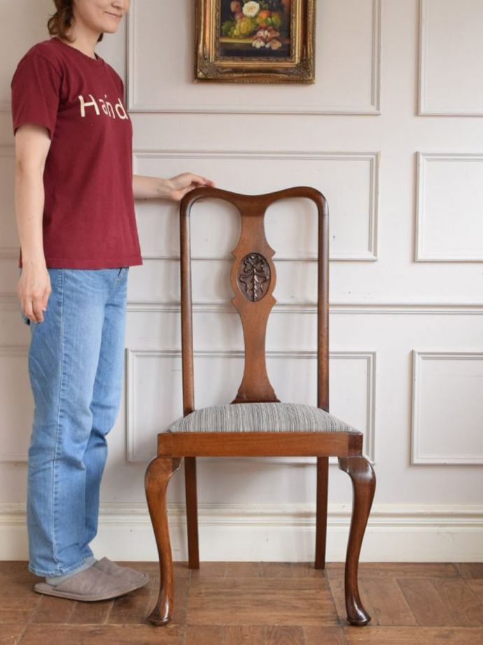 英国アンティークのクイーンアンチェア