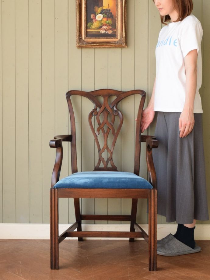 英国アンティークのサロンチェア