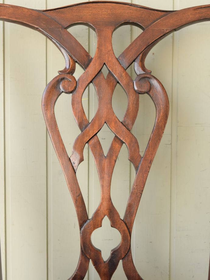 英国アンティークらしい装飾