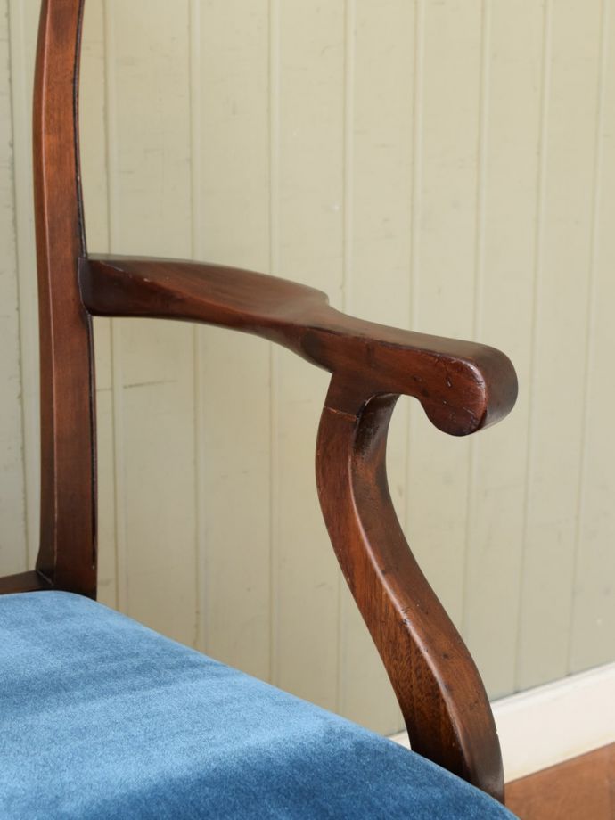 アンティークの椅子のアーム