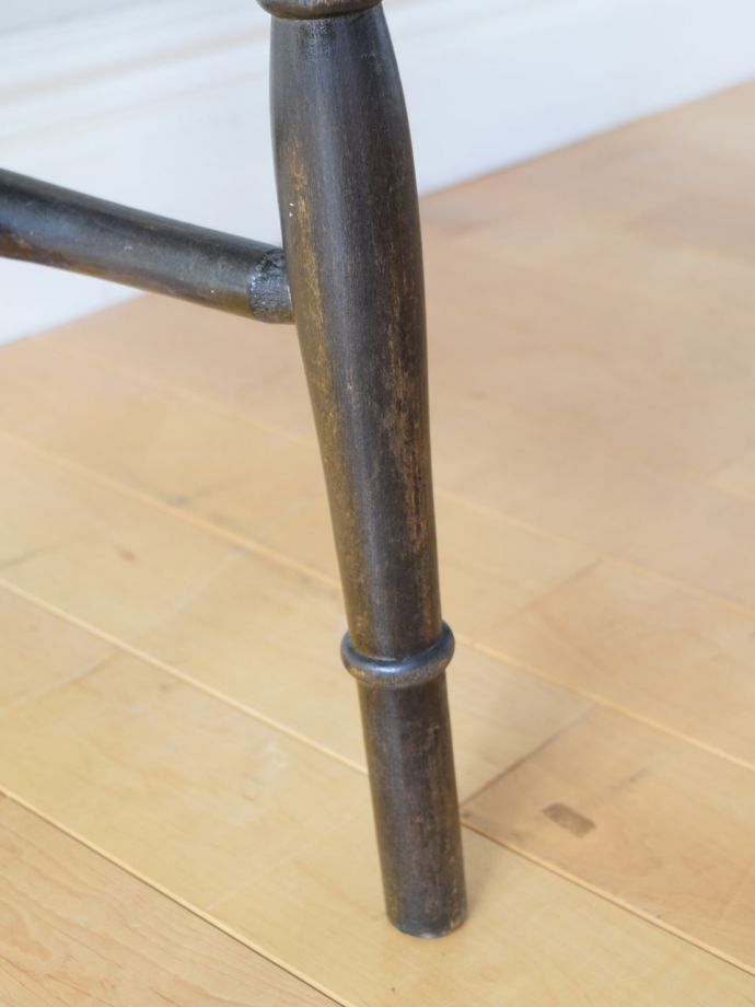 アンティークチェアの脚