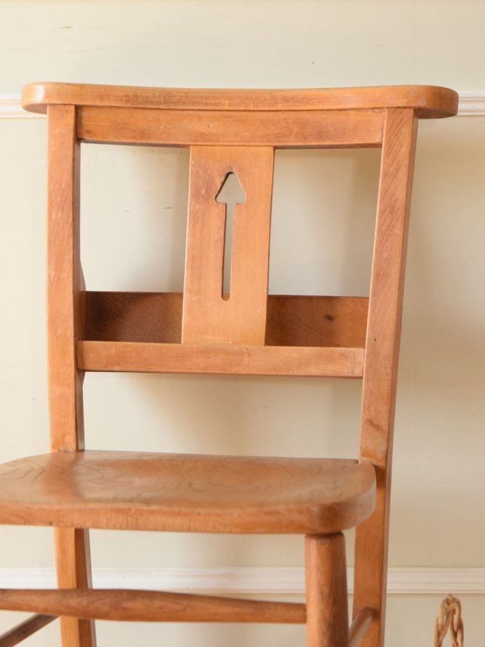 アンティークチェアの背もたれ