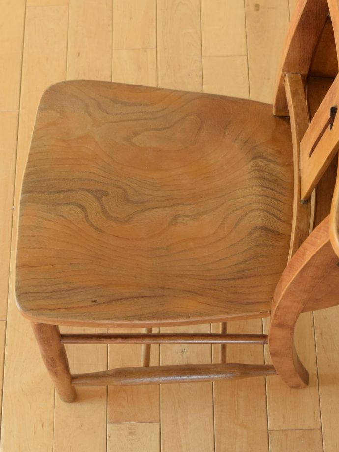 チャペルチェアの座面