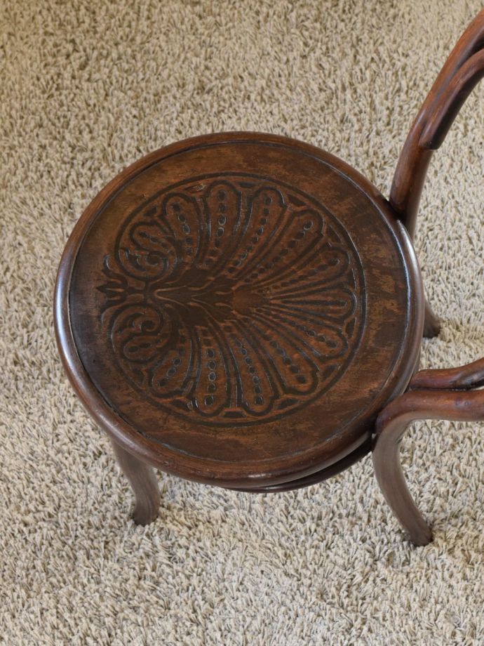 ベントウッドチェアの座面