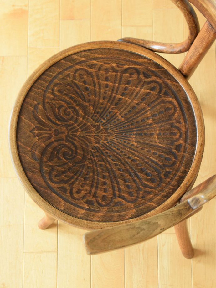 ベントウッドチェアの座面