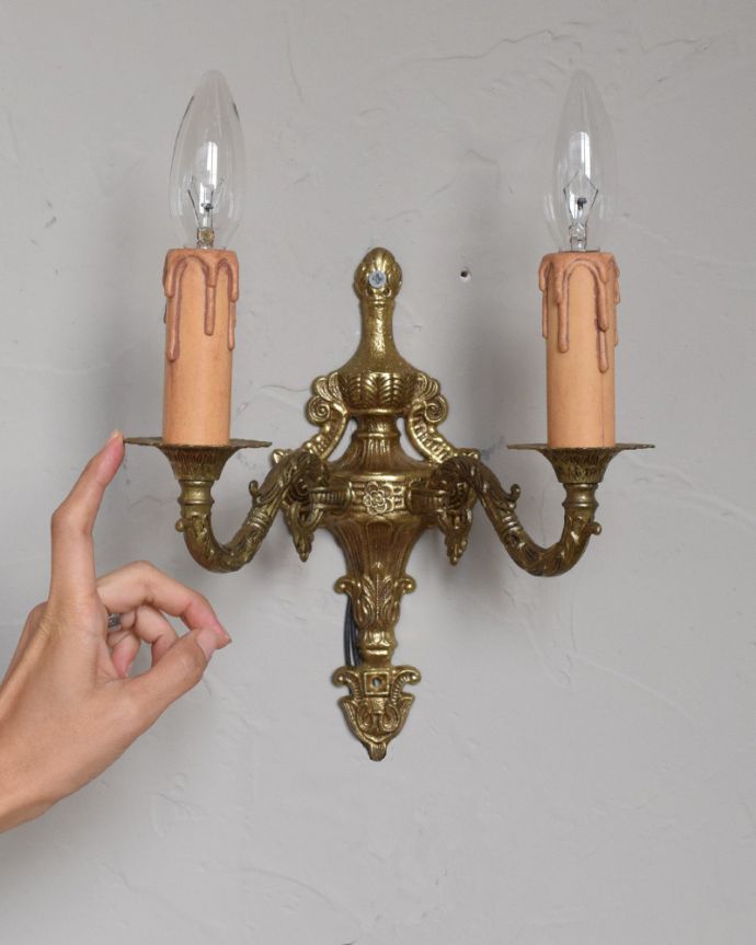 アンティークの壁付けシャンデリア