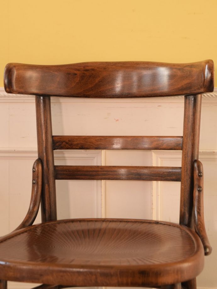 ベントウッドチェアの背もたれ