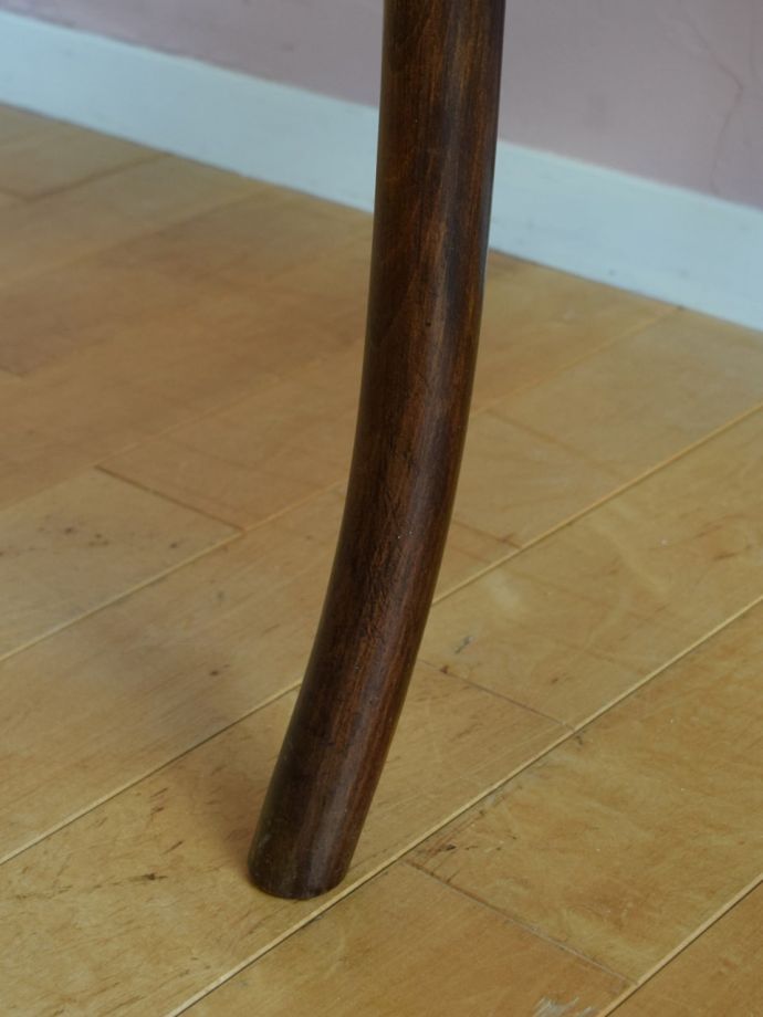 アンティークチェアの脚