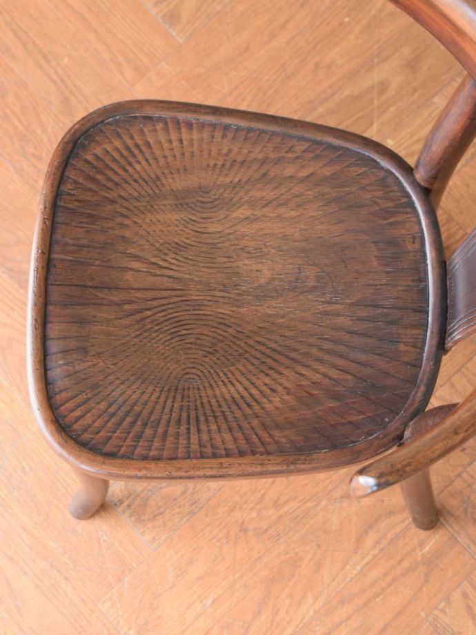 ベントウッドチェアの座面