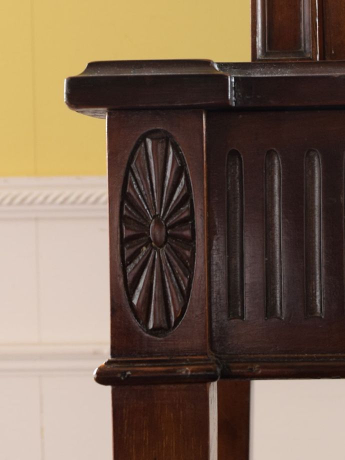 アンティークらしい彫