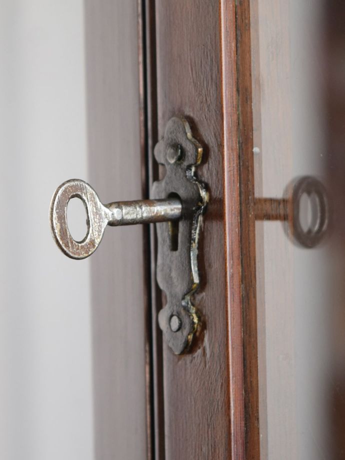 アンティークの鍵と取っ手