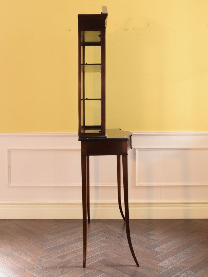 キャビネットの側面