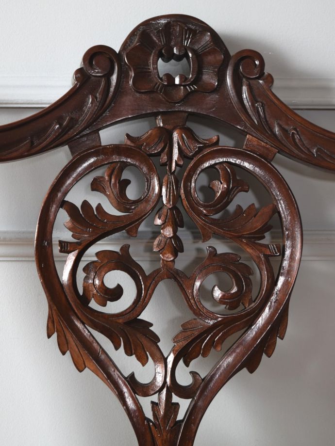 英国アンティークらしい装飾