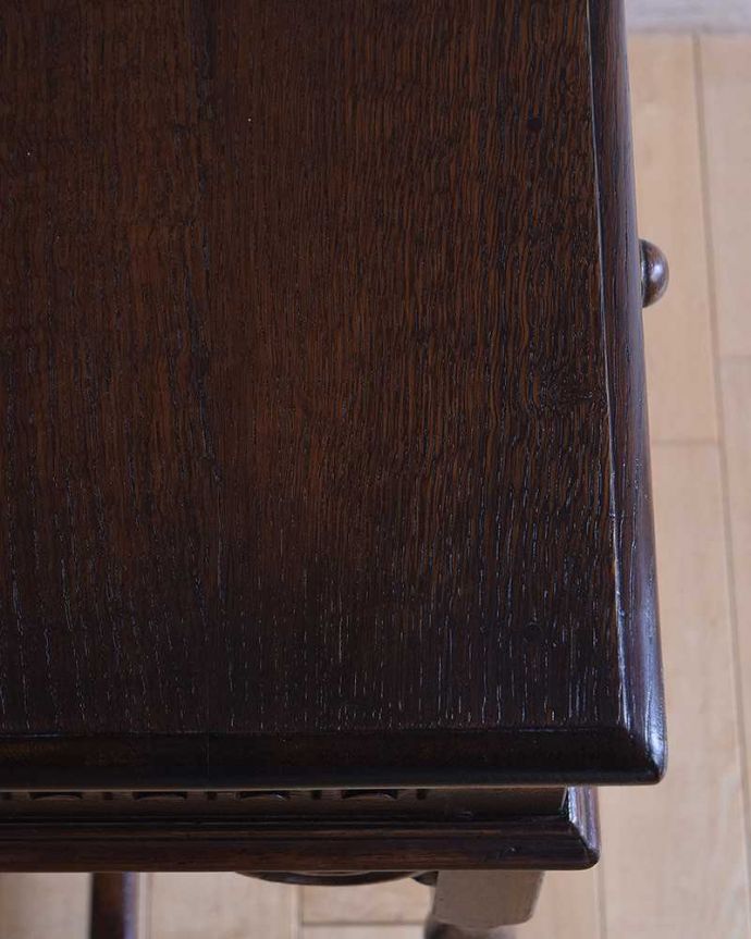 アンティークのテーブル　アンティーク家具　アンティークのおしゃれな英国家具、コンソールテーブル（引き出し付き）。きちんと修復しているので、届いたその日からお使いいただけます。(k-1796-f)