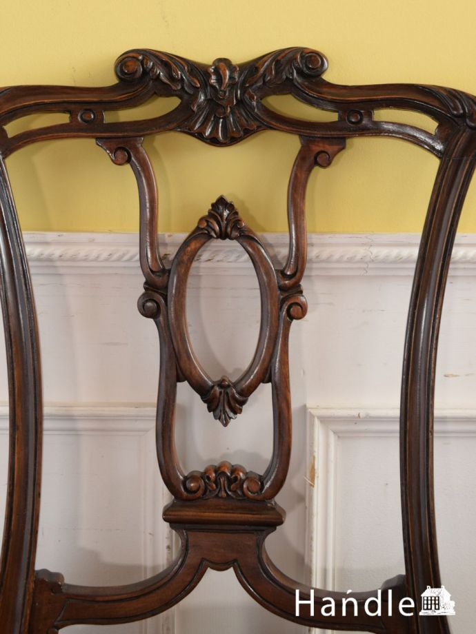 英国アンティークらしい装飾