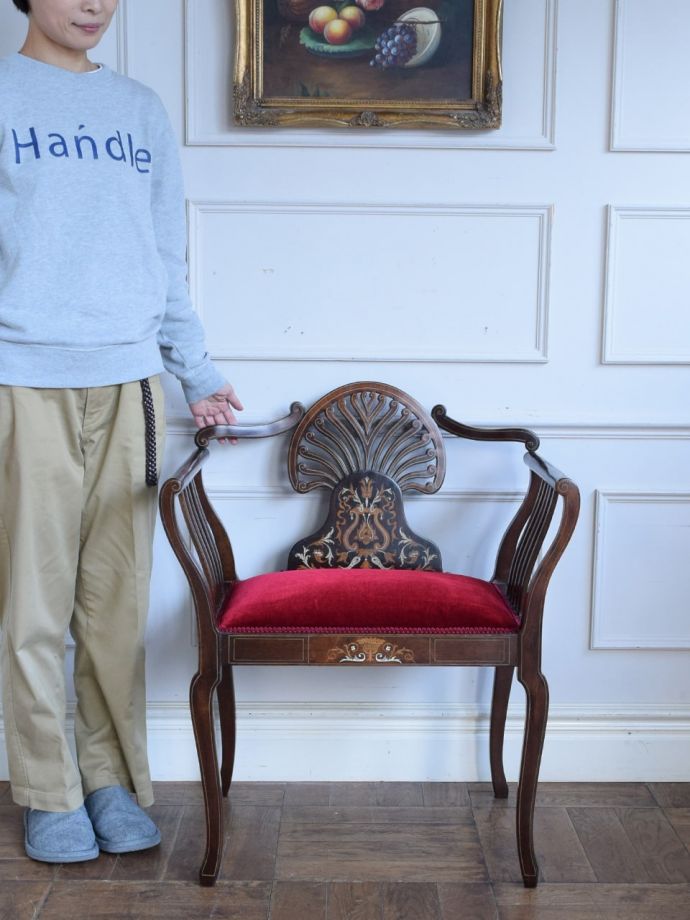 英国アンティークのサロンチェア