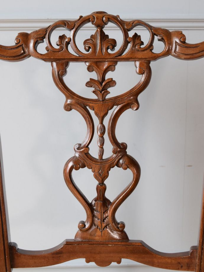 英国アンティークらしい装飾