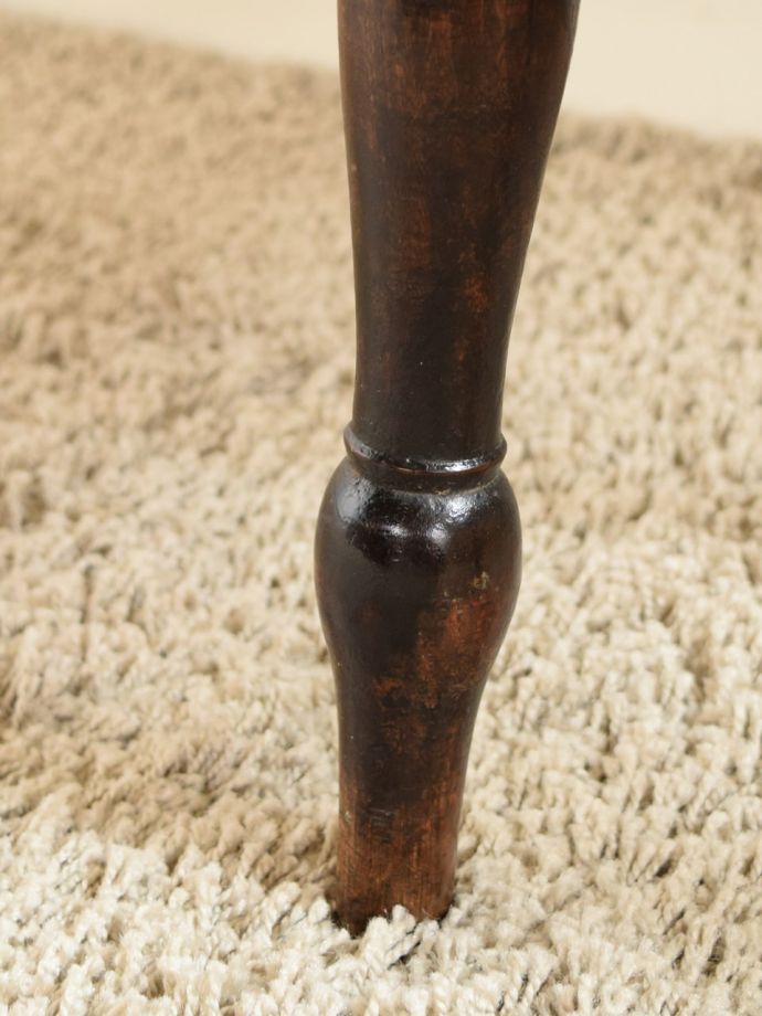 アンティークチェアの脚