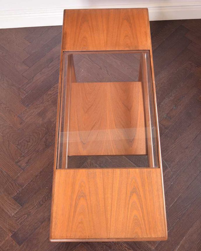 G-PLAN(Gプラン) アンティーク家具 北欧スタイルのヴィンデージ家具、G-PLANのコーヒーテーブル(棚付き)。上から見るとこんな感じ。(k-1811-f)