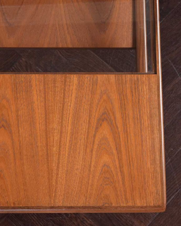 G-PLAN(Gプラン) アンティーク家具 北欧スタイルのヴィンデージ家具、G-PLANのコーヒーテーブル(棚付き)。メンテナンスをしっかりしてるので安心してお使い頂けます。(k-1811-f)