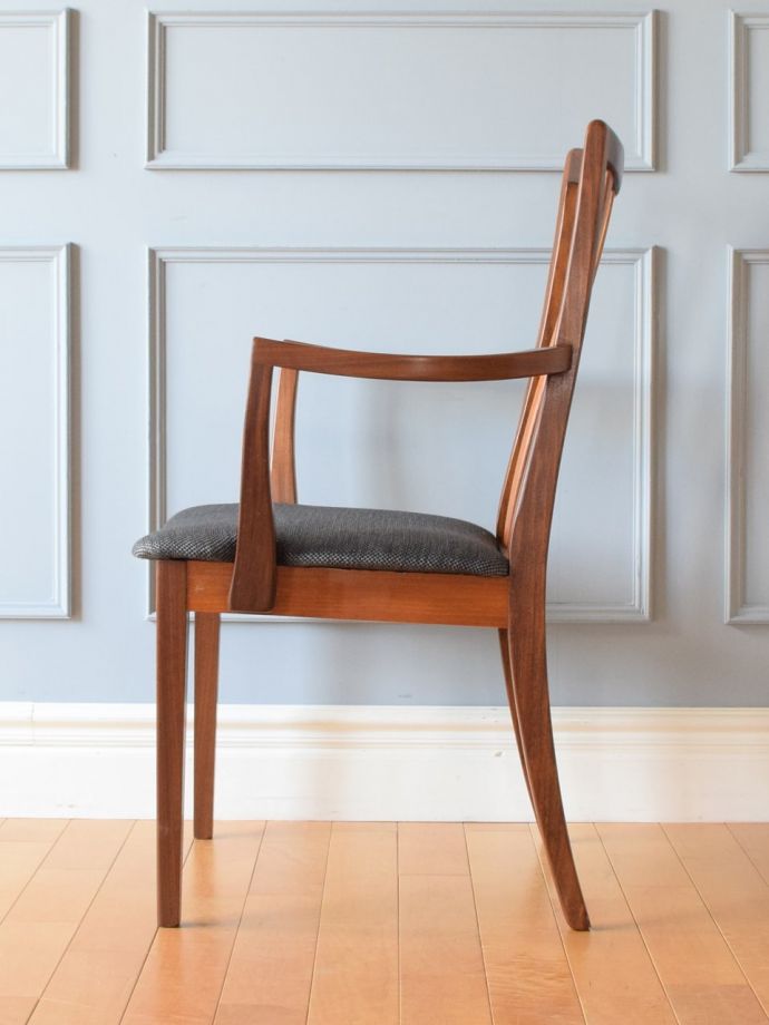 G-planの椅子の側面