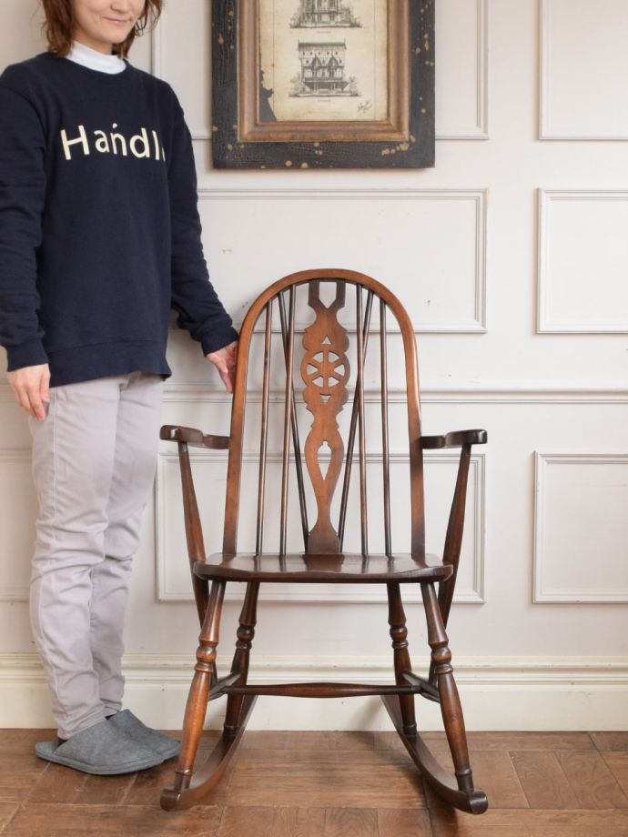 英国アンティークのロッキングチェア
