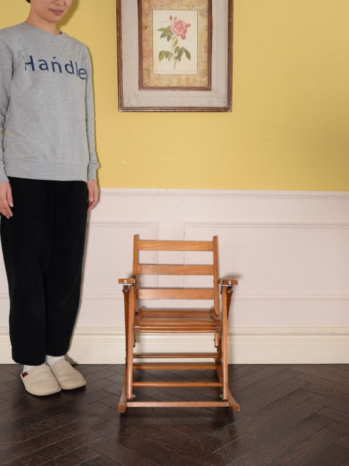 アンティークのロッキングチェア