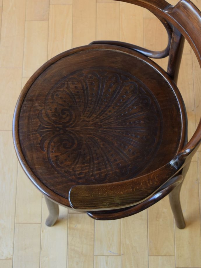 ベントウッドチェアの座面