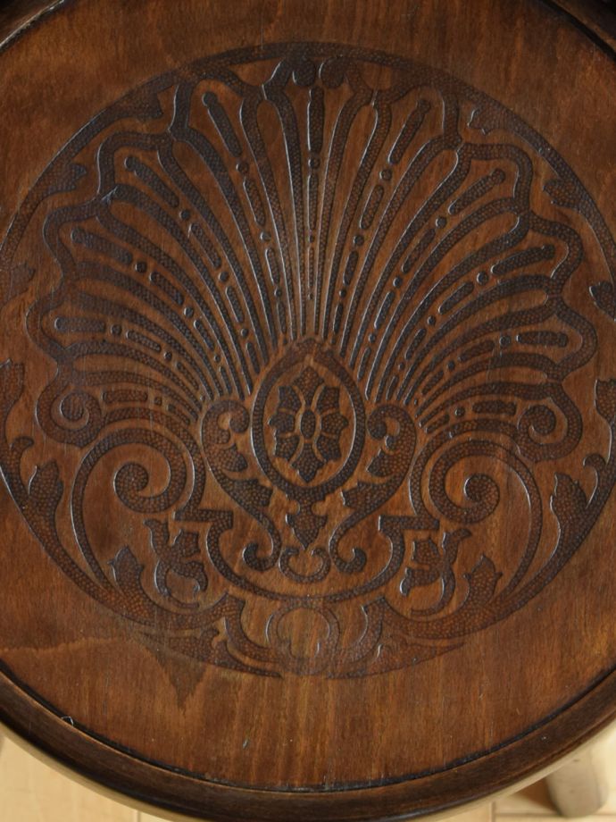 アンティークの椅子の座面の模様