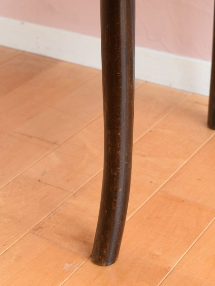 ベントウッドチェアの脚