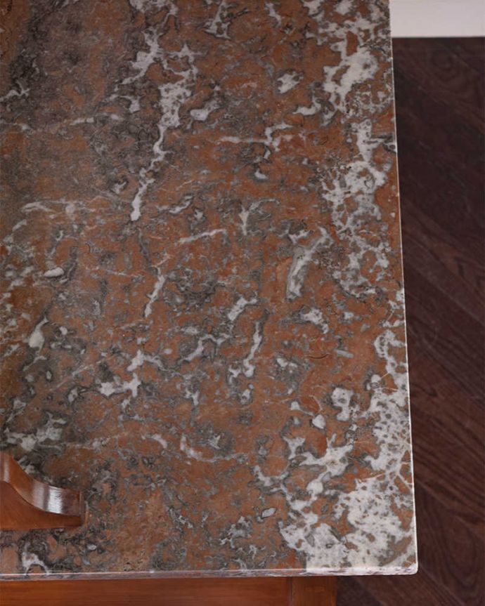 サイドボード アンティーク家具 アンティークでしか出会えない家具、タイルが可愛い英国アンティークのウォッシュスタンド。ピッカピカにしました。(k-1824-f)