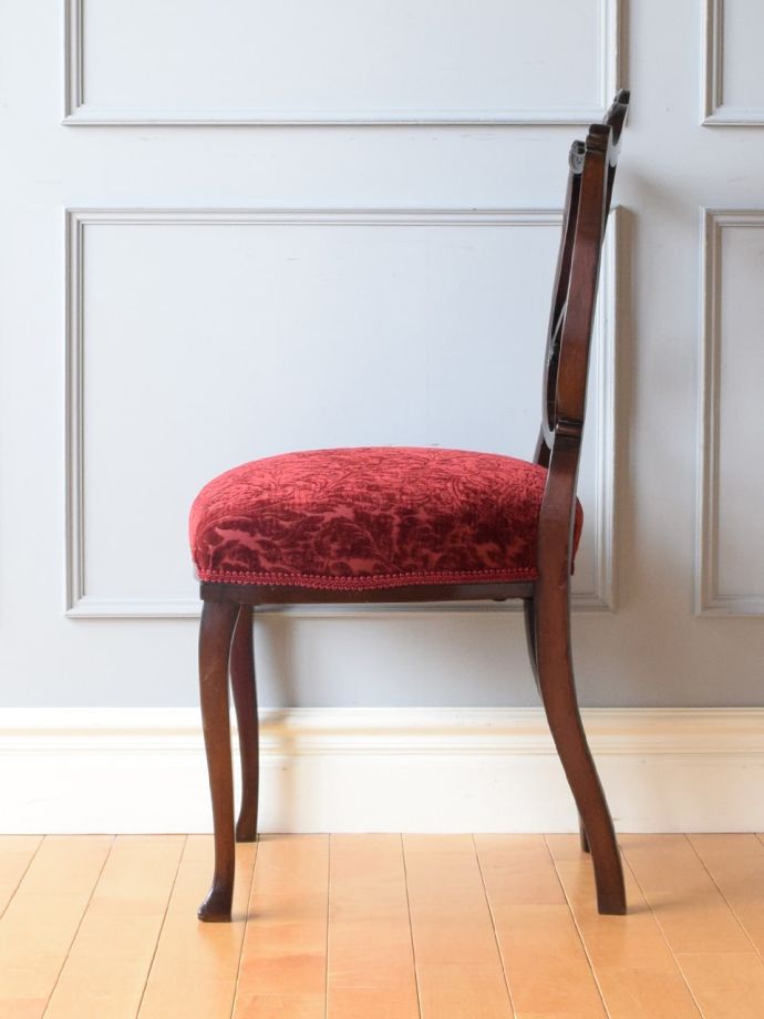 アンティークの椅子の側面