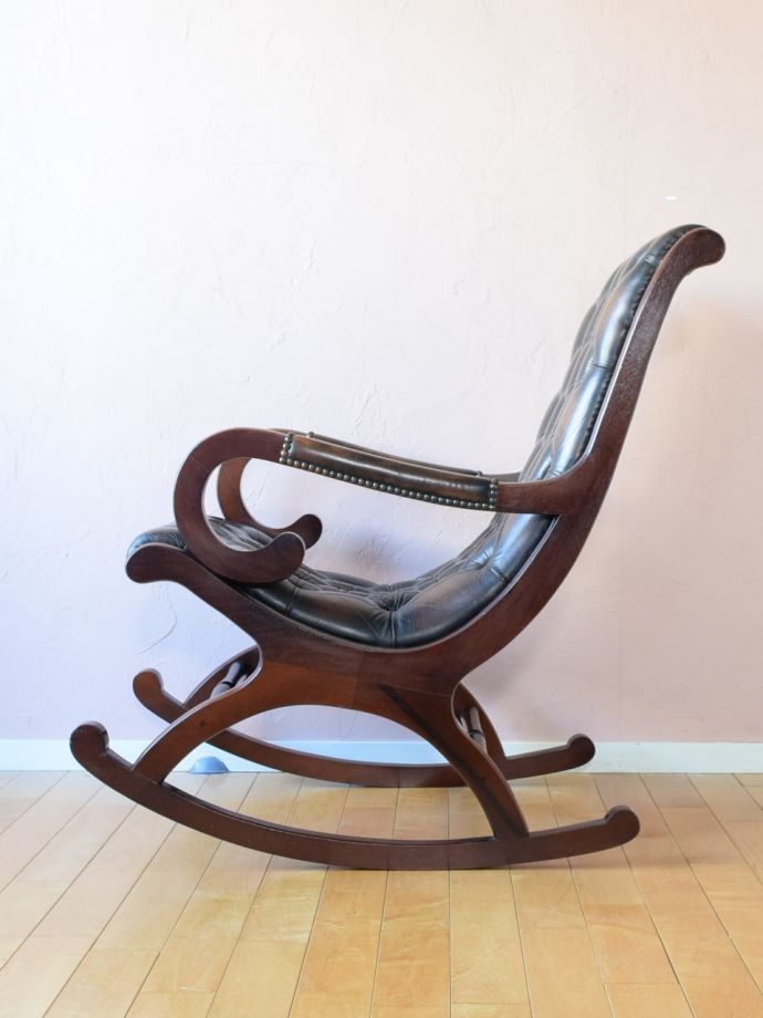 アンティークの椅子の側面