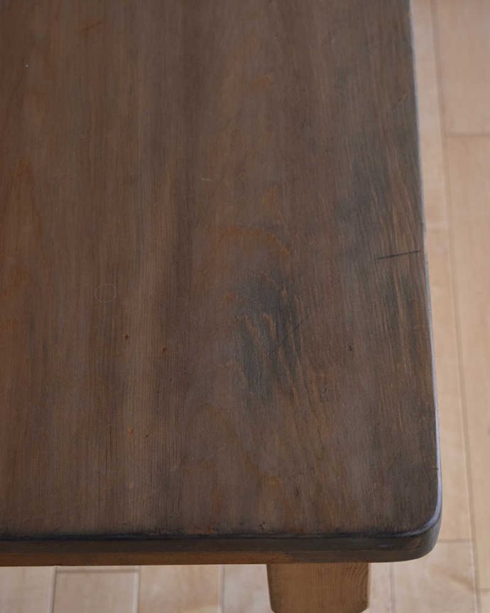 アンティークのテーブル アンティーク家具 パイン材のアンティーク家具、引き出し付きダイニングテーブル。オールドパイン材だけが持つ・・・なんとも言えずあたたかい雰囲気。(k-1831-f)