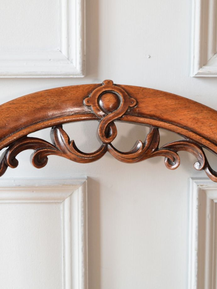 アンティークチェアの装飾