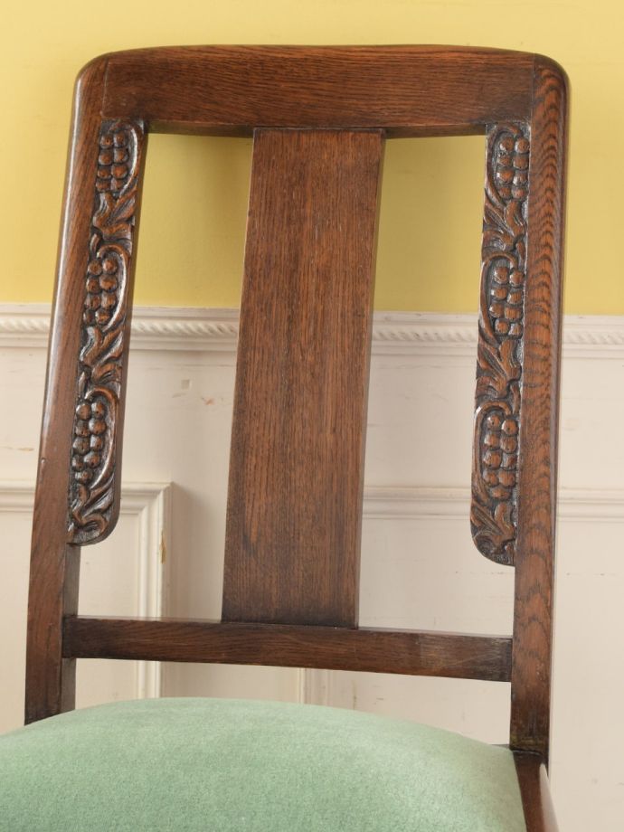 アンティークらしい美しい椅子