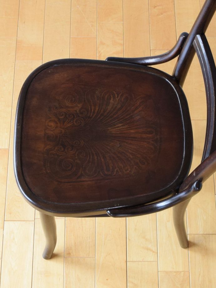 ベントウッドチェアの座面