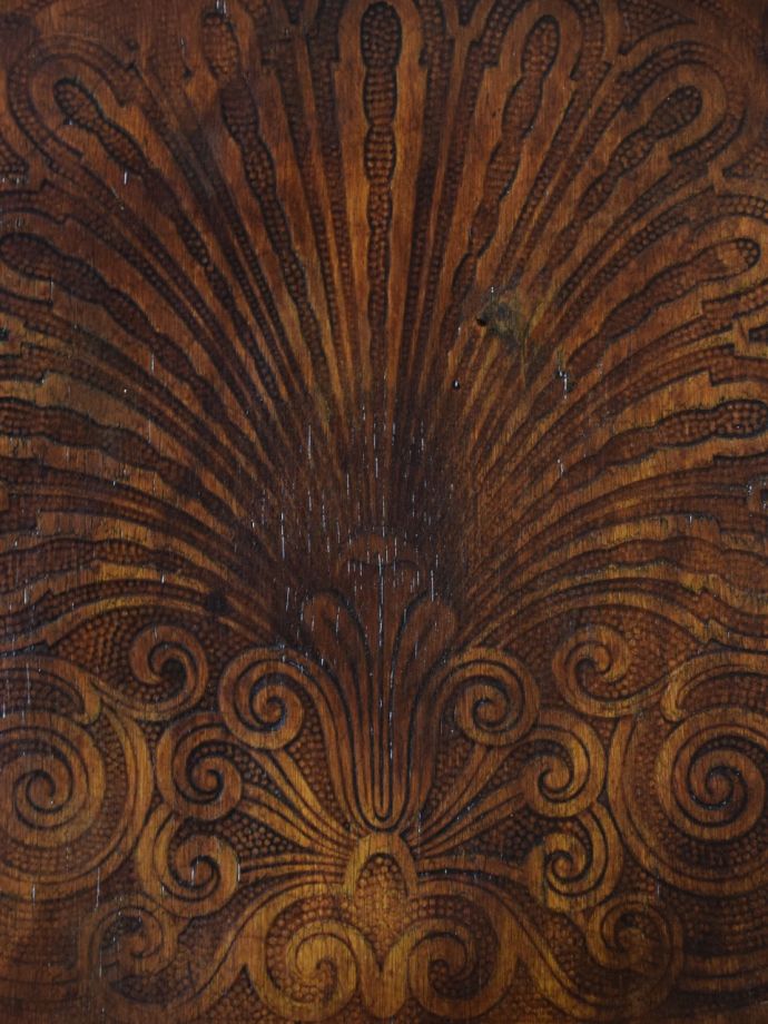 アンティークの椅子の座面の模様