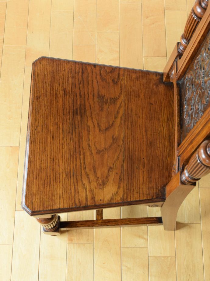 アンティークの椅子の座面