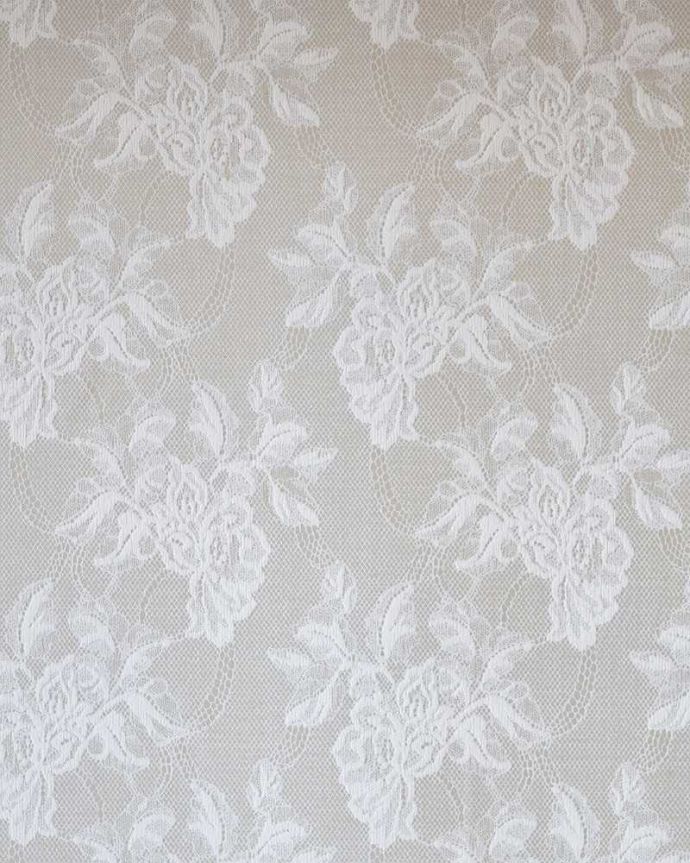 アンティークのキャビネット　アンティーク家具　クロウ＆ボールの脚がエレガント、アンティーク家具ガラスキャビネット 。貼り地の模様はこんな感じです。(k-1840-f)