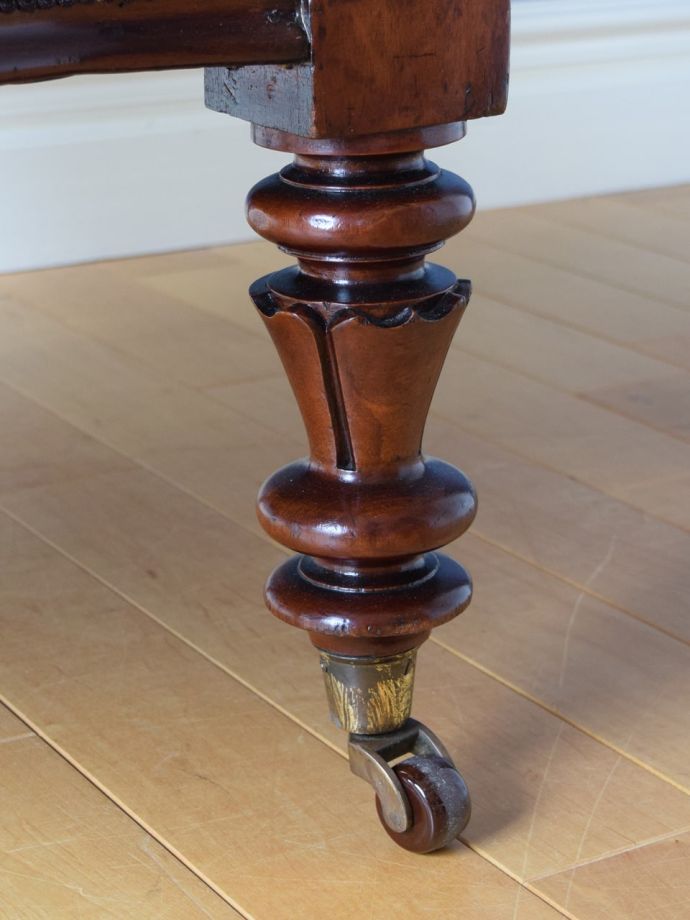 アンティーク椅子の脚