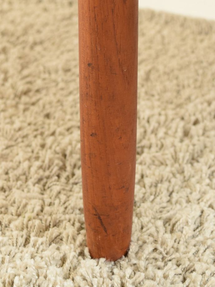 ビンテージの椅子の脚